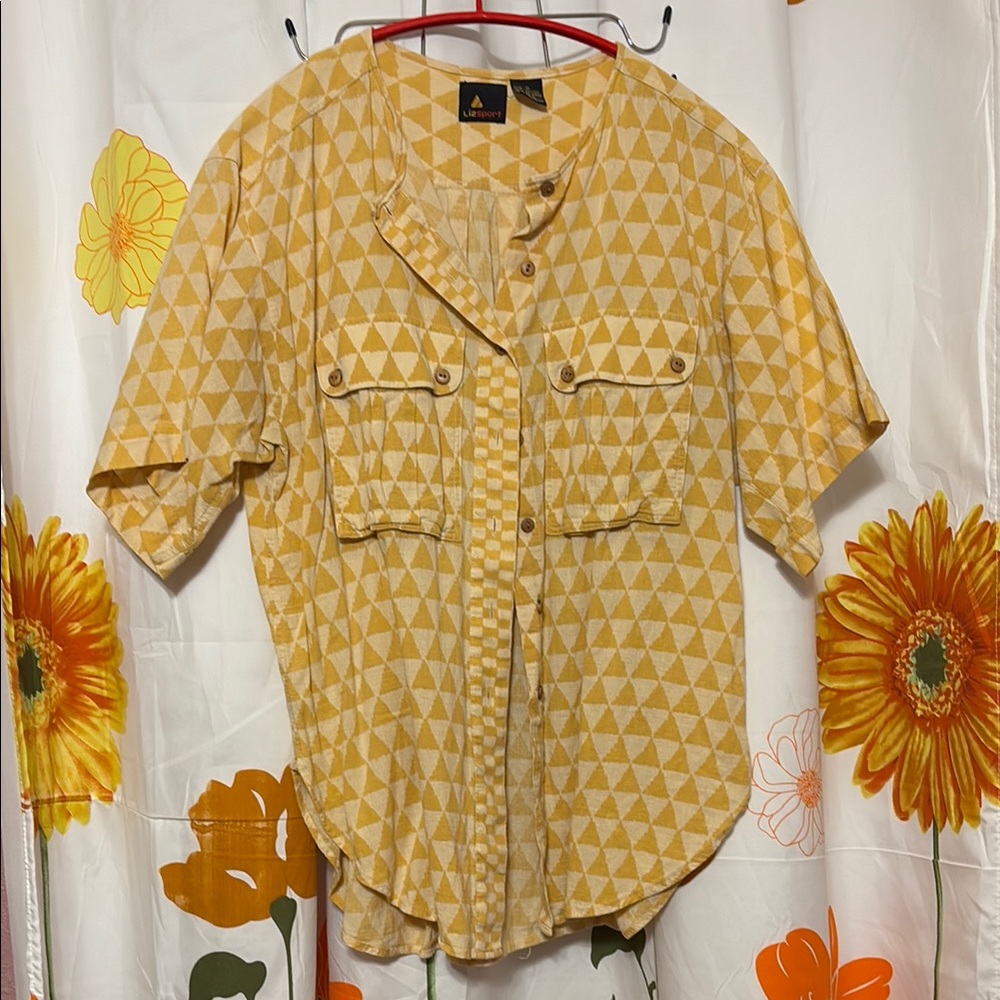 Vintage Liz Sport Size 8 Yellow Geometric Button-Up Top